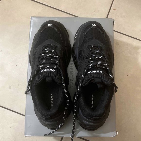 Balenciaga Other - Balenciaga Triple S Triple Black size 40
